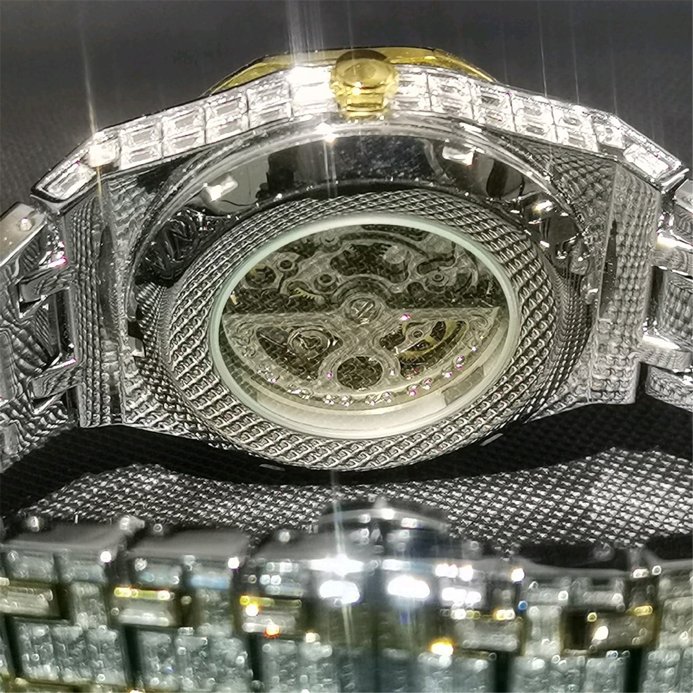 39mm Openwork watch back reveals mechanical movement