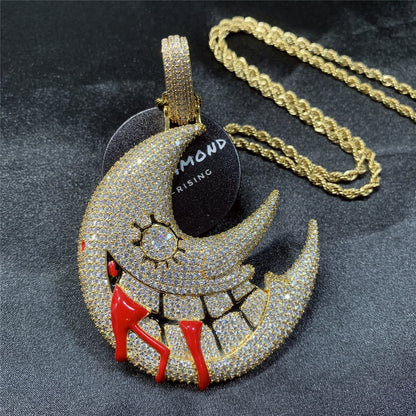 18K Bold Cool Grinning Crescent Moon Pendant Necklace