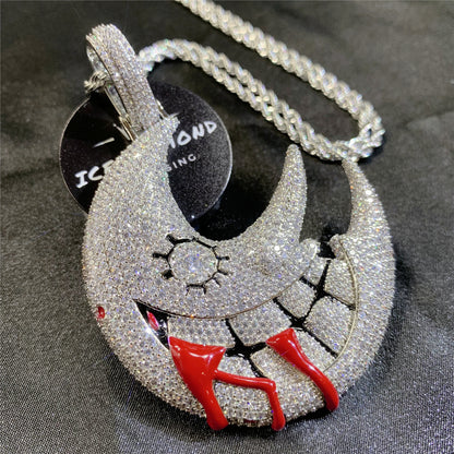 18K Bold Cool Grinning Crescent Moon Pendant Necklace